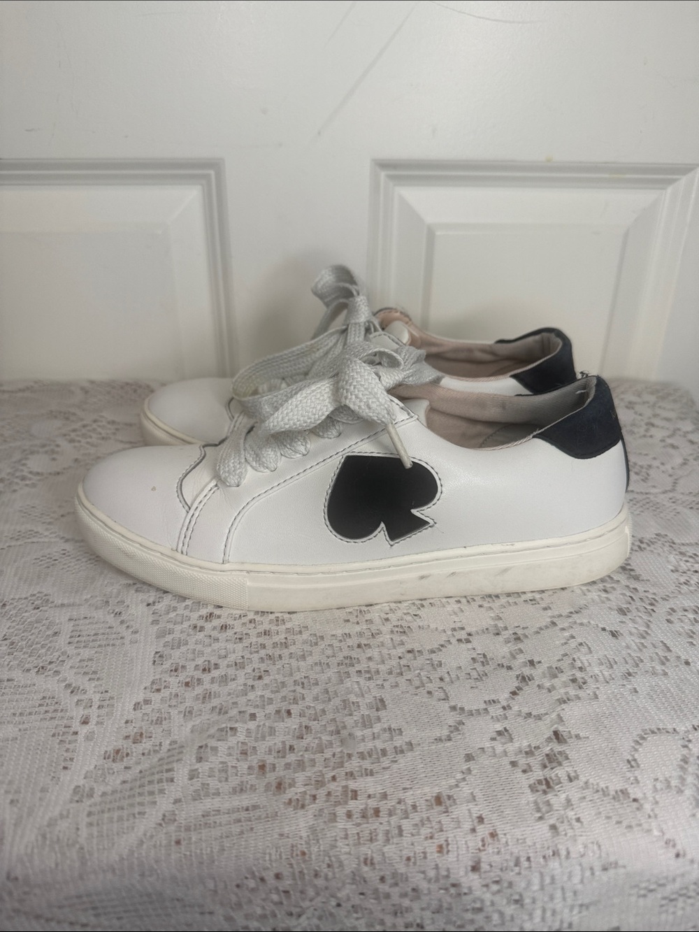 Kate Spade White Leather Sneakers Black hearts lace up shoes sz 6 - Picture 2 of 7